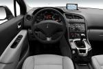 Peugeot 5008 2009 года